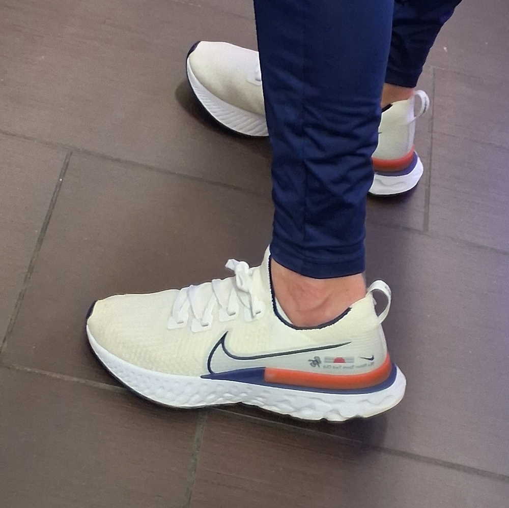 Nike (BRS) Flyknit React Sz 9